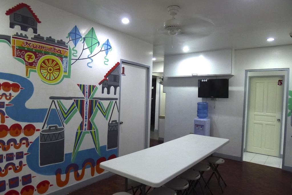 Lokal Hostel Makati City Esterno foto